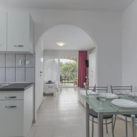 In With Terrace, Air Condition, Wifi, Washing Machine Apartmán *