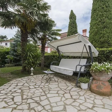 Apartment In With Terrace, Air Condition, Wifi, Washing Machine Rovinj