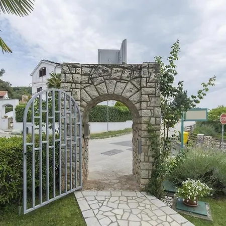 Apartment In With Terrace, Air Condition, Wifi, Washing Machine