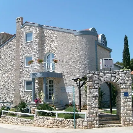 Apartment In With Terrace, Air Condition, Wifi, Washing Machine Rovinj