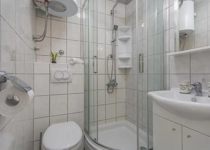 In With Terrace, Air Condition, Wifi, Washing Machine 公寓 罗维尼